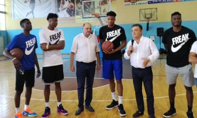 Και εγένετο… Δημοτικό γυμναστήριο Ζωγράφου Antetokounbros!