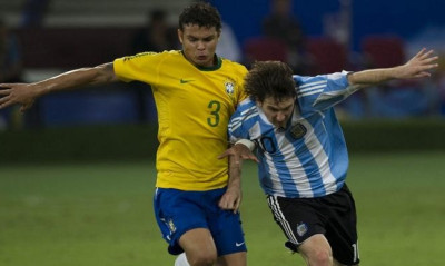 Τιάγκο Σίλβα: «Κορυφαίος όλων των εποχών ο Μέσι»