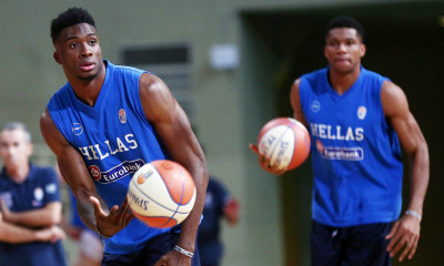 Αντετοκούνμπο: Ο Γιάννης ετοιμάζεται να υποδεχθεί τον Θανάση στους Μπακς