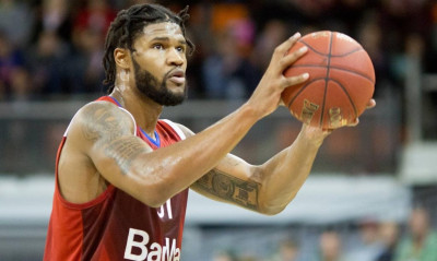 Kλείνει Μπούκερ η Χίμκι (photos,videos)