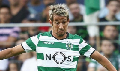 «Πέσιμο» στον Κοεντράο από τους οπαδούς του ΠΑΟΚ (photos)