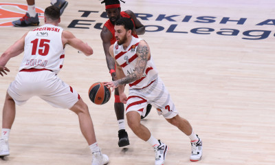 Τζέιμς σε φίλο του Ολυμπιακού: «Τότε θα έρθω…!»