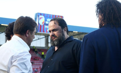 Βικτόρια Πλζεν – Ολυμπιακός: Με Μαρινάκη οι «ερυθρόλευκοι» (photos)