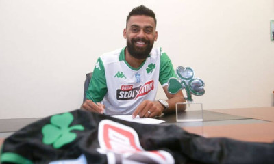 Οι υπογραφές του Ζαχίντ με τον Παναθηναϊκό (photos)