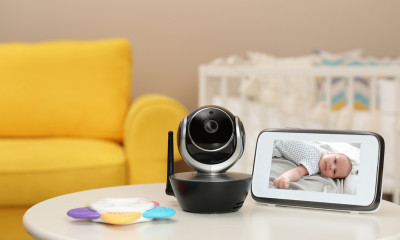 Δέκα φορές που νταντάδες πιάστηκαν στα πράσα (vid)