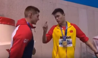 Απίστευτο unfair play! Πήρε το χρυσό μετάλλιο και φώναζε «είσαι λούζερ» στον τρίτο (video)