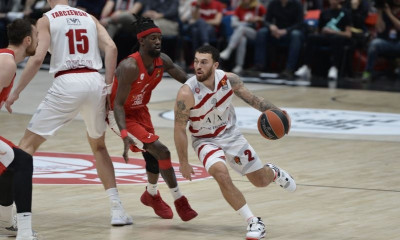 Μάικ Τζέιμς: Έβαλε «φωτιές» με μήνυμα για Μπλατ και Ολυμπιακό! (photos)