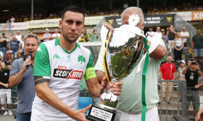 Ο Δώνης παρέα με το… τρόπαιο, και γιατί το έδωσαν οι Ολλανδοί (photo)