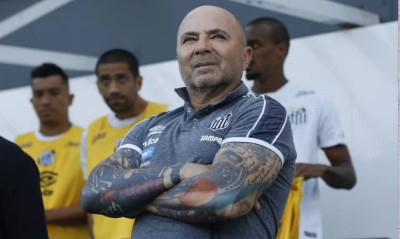 Μια ιστορία μόνος του ο Χόρχε Σαμπαόλι... κατάφερε να αποβληθεί (video)