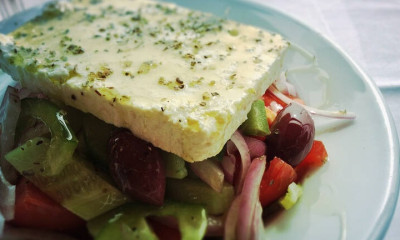 Χανιά: Καταναλωτής καταγγέλλει πως του χρέωσαν έξτρα το λάδι για τη σαλάτα