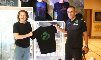 Γαλατάσαραϊ-Παναθηναϊκός: Ο Τούρκος… υποστηρικτής των «πράσινων» (photos)