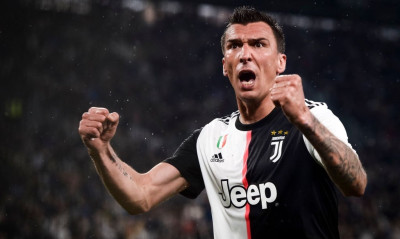 Μάντσεστερ Γιουνάιτεντ: Παίρνει και Μάντζουκιτς! (photos+video)