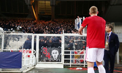 ΠΑΟΚ-Άγιαξ: Στην κερκίδα των οπαδών ο Φαν ντερ Σαρ! (photo)