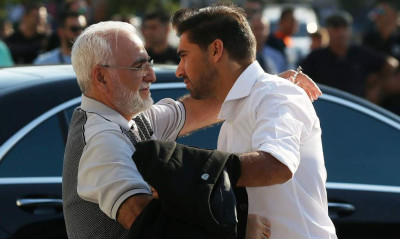 ΠΑΟΚ-Άγιαξ: Η αποθέωση στον Ιβάν Σαββίδη και η αγκαλιά με Φερέιρα (photos)