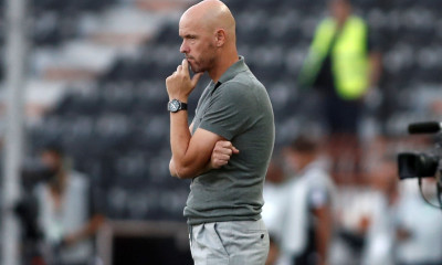 Τεν Χαγκ: «Σκληρό ματς και στο Άμστερνταμ»