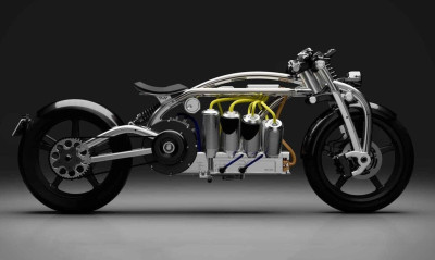 Οδηγική απόλαυση με την Curtiss Zeus Radial V8