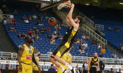 ΑΕΚ: «Δένει» Τσαλμπούρη