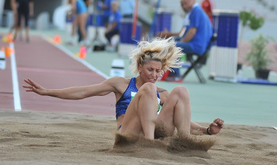 Πρωτιά με ένα άλμα για την Παπαχρήστου (video)