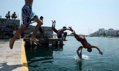 Καιρός - Έκτακτο δελτίο ΕΜΥ: «Σαχάρα» η Ελλάδα με 41 βαθμούς - Ενισχυμένα τα μελτέμια (pics)