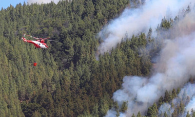 Γκραν Κανάρια: Στάχτη έγιναν 10.000 στρέμματα - Μάχη με τις φλόγες για δεύτερη μέρα
