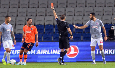 Μπασακσεχίρ: Χωρίς προπονητή και στόπερ κόντρα σε Ολυμπιακό