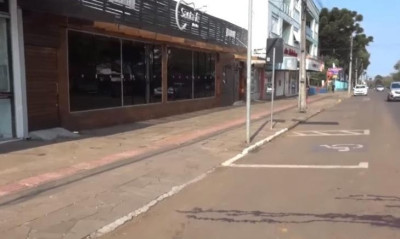 Σοκ: Νεκρός νεαρός ποδοσφαιριστής από πυρά έξω από νυχτερινό μαγαζί (photos+video)