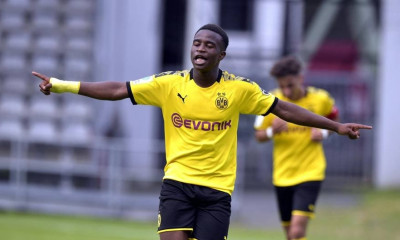 Ντόρτμουντ: Απίθανος 14χρονος άσος, πέτυχε έξι γκολ σε ματς της Κ19 (video)
