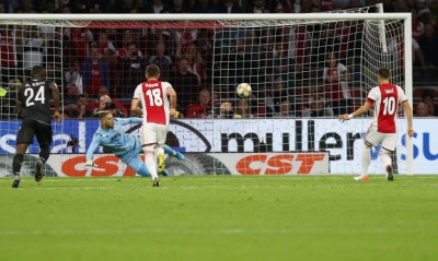 Άγιαξ-ΠΑΟΚ: Η ισοφάριση των Ολλανδών με νέο πέναλτι (video)