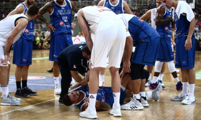 Σοκ με Αθηναίου στο ΟΑΚΑ - H αρχική εκτίμηση του ιατρικού τιμ (photos&vid)