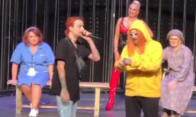 Επικό! Ο Sin Boy πήγε στον Σεφερλή και του έριχνε χρήματα την ώρα που τον μιμούταν (videos)