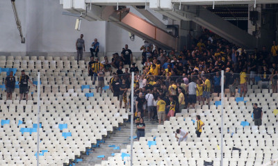 ΑΕΚ: Στα αποδυτήρια οι οργανωμένοι