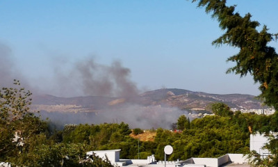 Φωτιά ΤΩΡΑ στη Λυκόβρυση (pics&vid)