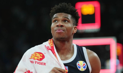 Ένας Γιάννης δεν φέρνει την άνοιξη: Το double-double του Αντετοκούνμπο κόντρα στις ΗΠΑ (video+photo)