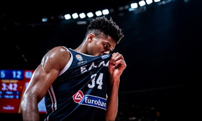 Τσεχία-Ελλάδα: Φάουλ και αποβολή για Αντετοκούνμπο! (video)