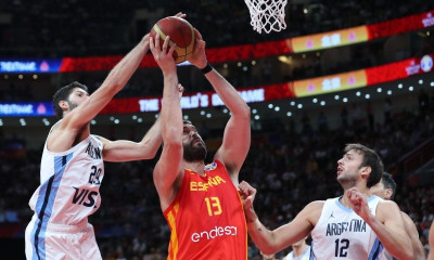 Οι Τορόντο Ράπτορς αποθεώνουν τον Μαρκ Γκασόλ (photo)