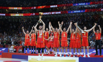 LIVE Streaming: Η παρέλαση της Παγκόσμιας Πρωταθλήτριας Ισπανίας (video)