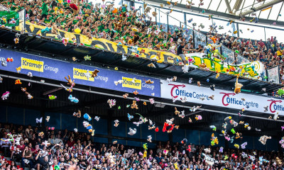 Φίλαθλοι σταμάτησαν τον αγώνα και πέταξαν λούτρινα κουκλάκια σε άρρωστα παιδιά (pics)