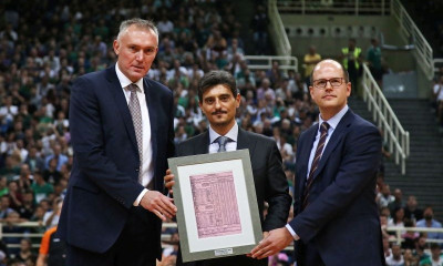 Δια χειρός Ζαγκλή στον Δημήτρη Γιαννακόπουλο το φύλλο αγώνα από το Ευρωπαϊκό του 2000 (video+photos)