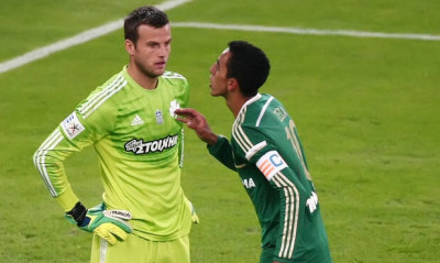 Τα χρόνια πολλά του Ζέκα σε Στιλ (photo)