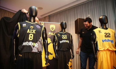 Η εντυπωσιακή νέα φανέλα της ΑΕΚ και το μήνυμα του Αγγελόπουλου (photos)