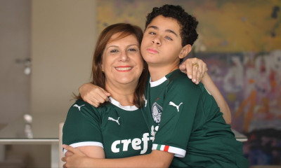 Αυτή η μαμά και το τυφλό παιδί της βραβεύτηκαν ως οι καλύτεροι φίλαθλοι της χρονιάς (vid)