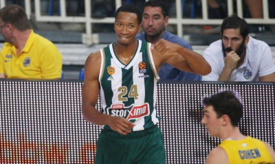 Τζόνσον: «Θα παίζω πάντα σαν να μαρκάρω τον MVP»