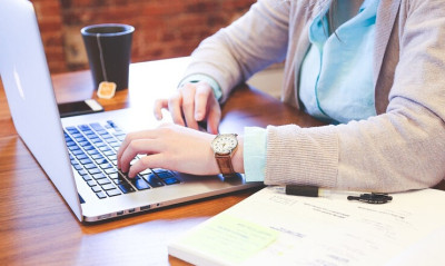 Απίστευτο και όμως αληθινό: Υπάλληλος έβλεπε πορνό στην δουλειά του από 9.000 διαφορετικά site