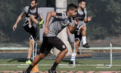 ΠΑΟΚ: Μπήκαν Πέλκας, Μπίσεσβαρ