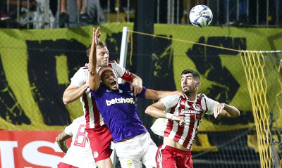 Άρης-Ολυμπιακός: Το πέναλτι στον Ντιγκινί που έβγαλε… μάτια (photos)