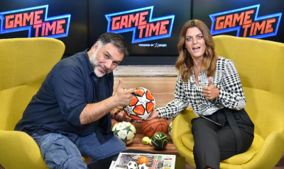 O Γρηγόρης Αρναούτογλου σε μια εμφάνιση-έκπληξη