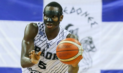 ΠΑΟΚ: Ban για οφειλές σε Κρουμπάλι