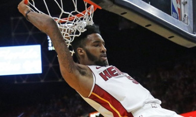 NBA: Απίστευτο κάρφωμα στην κορυφή του Top-10 (video)