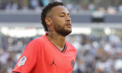 Νέο αμόρε για τον Νεϊμάρ - Αυτή είναι η τραγουδίστρια που του πήρε το μυαλό (pics)