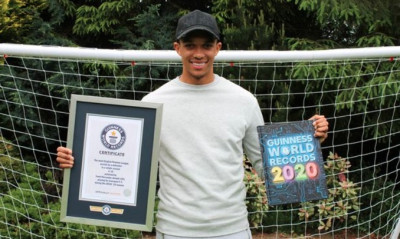 Το έκανε και αυτό ο Αλεξάντερ-Άρνολντ! Στο βιβλίο Γκίνες ο παιχταράς! (photos+videos)